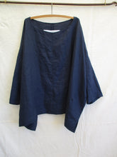 Load image into Gallery viewer, Harriet Top in Navy Antique-Washed Linen
